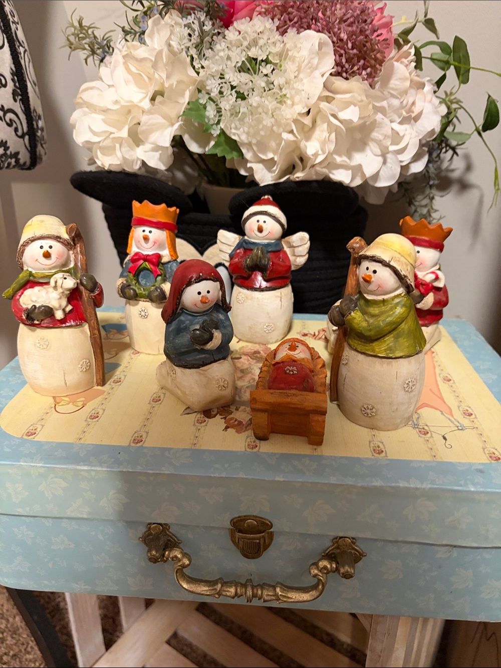 Holiday Snowman Nativity Figurine Set - Assorted Colors